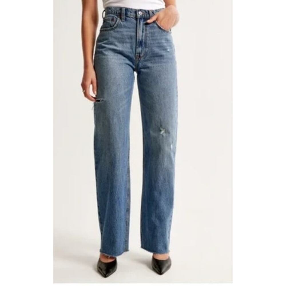 NWT Abercrombie & Fitch Womens The Loose High Rise Jean Size 6S
